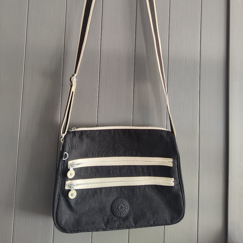 Kipling Back/White Purse